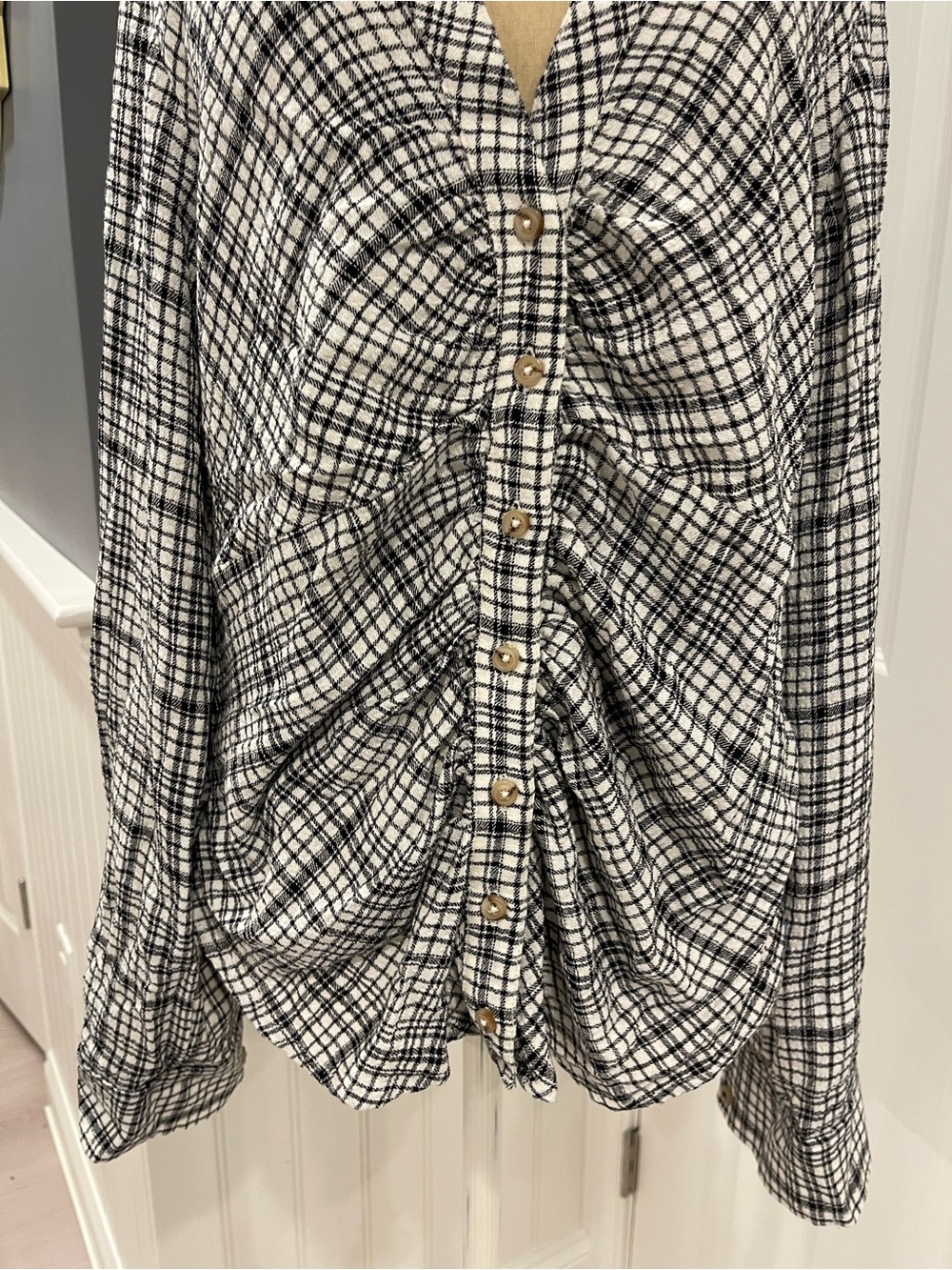 Pilcro Plaid Ruched Button-Front Women's Top - Black & White - Picture 6 of 11